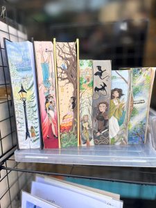 Fore edge painted books